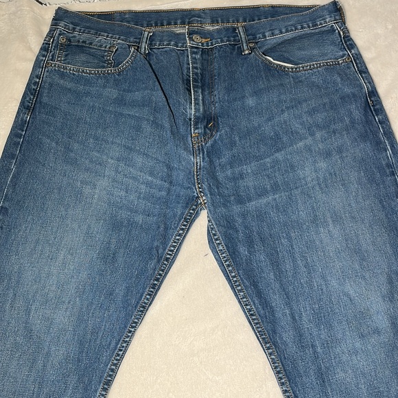 Levi Strauss 38/32 Straight Jeans - Picture 5 of 7